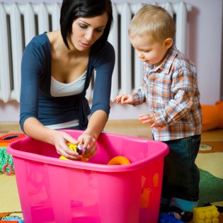 Contrôle de l'encombrement des jouets: faites en sorte que votre enfant minimise l'encombrement 7 À quoi s'attendre Logo