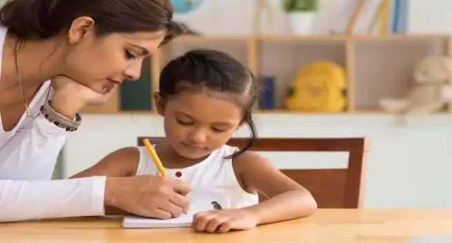 santé, homeschooling, quand l'école régulière; les parents doivent scolariser à la maison leurs enfants, enfants, hygiène, parentalité, maternité, paternité, coronavirus inde, précautions de convoitise, médecin de convoitise, médecin de coronavirus,