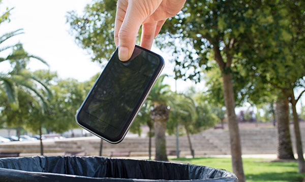 Dad Dumpster Dives pour le smartphone de Son 6 Dad Dumpster Dives pour le smartphone de Son