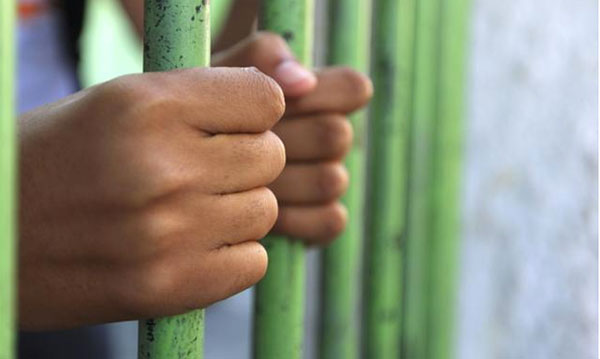 Papa transforme sa maison en «prison» pour punir sa fille de 3 ans