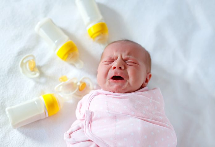 556919800-H Donnez du lait de vache aux bébés Dar leche de vaca a los bebes