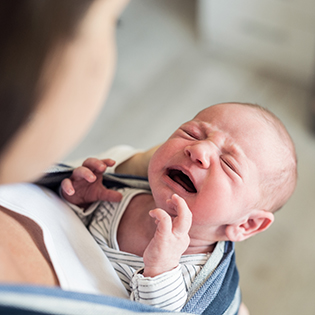 Découvrez pourquoi le bébé pleure