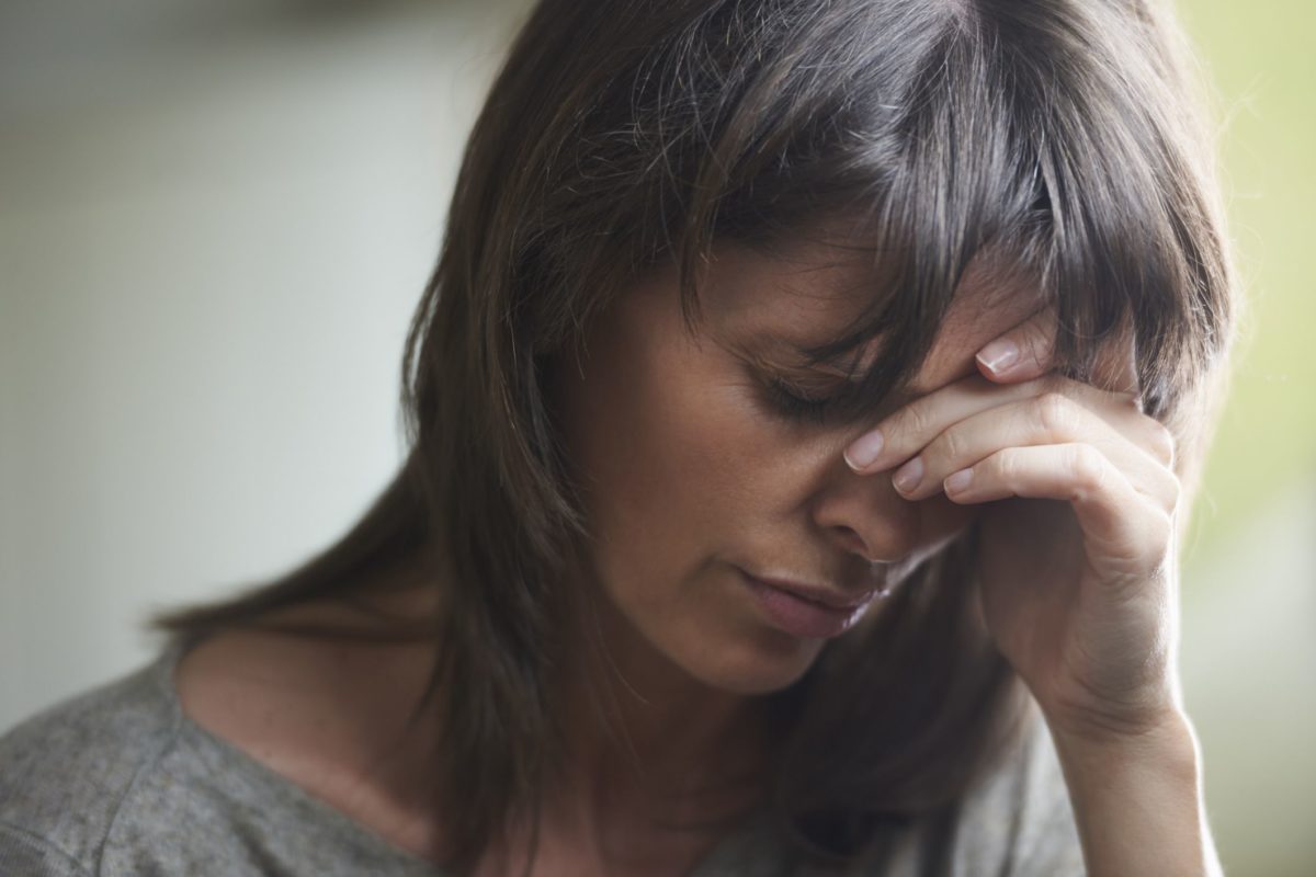 Dépression clinique: symptômes, causes et traitement