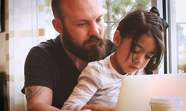 Devriez-vous acheter à votre enfant un ordinateur portable pour Noël?
