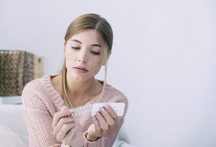 Est-il normal d'avoir une décharge brune pendant le contrôle des naissances… 8 Est-il normal d'avoir une décharge brune pendant les pilules contraceptives