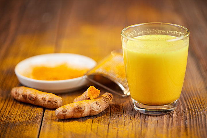 Est-il sûr de boire du lait de curcuma pendant la grossesse? 5 Lait de curcuma pendant la grossesse