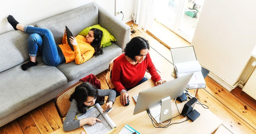 Être mis en quarantaine avec des préadolescents est plus facile que d'être un SAHM avec des tout-petits