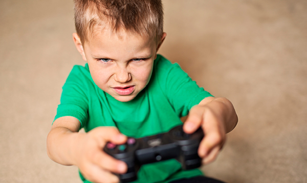 Façons de freiner le comportement agressif de votre enfant