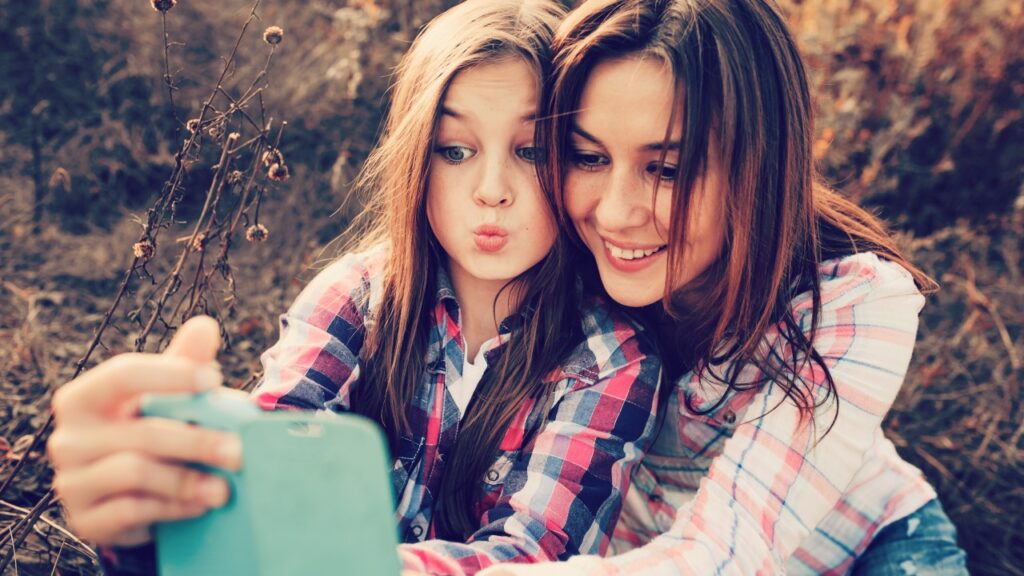Allez-y et souriez: 10 raisons d'adopter l'habitude de selfie de votre enfant