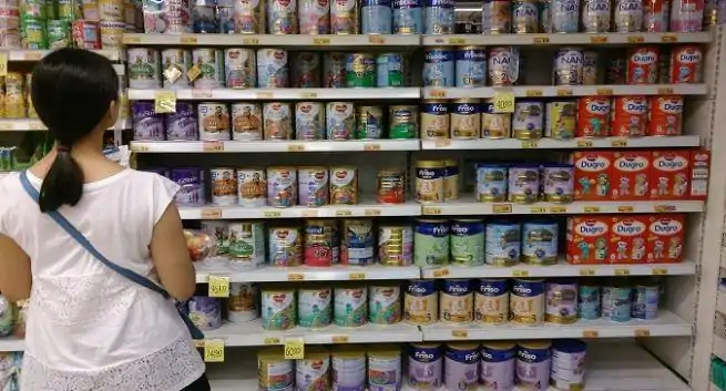 Faire l'épicerie pendant la pandémie de COVID-19: ce qu'il faut faire et ne pas faire pour rester en sécurité