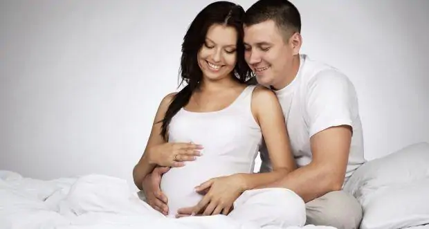 grossesse semaine par semaine, stades de grossesse, stades de grossesse, stades de grossesse semaine par semaine, calculatrice de grossesse semaine par semaine, symptômes de grossesse semaine par semaine