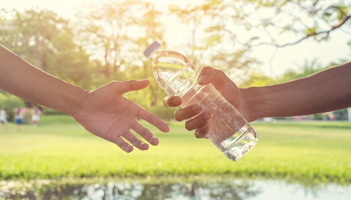 Je me fiche de ce que vous dites: le retournement de bouteille est génial