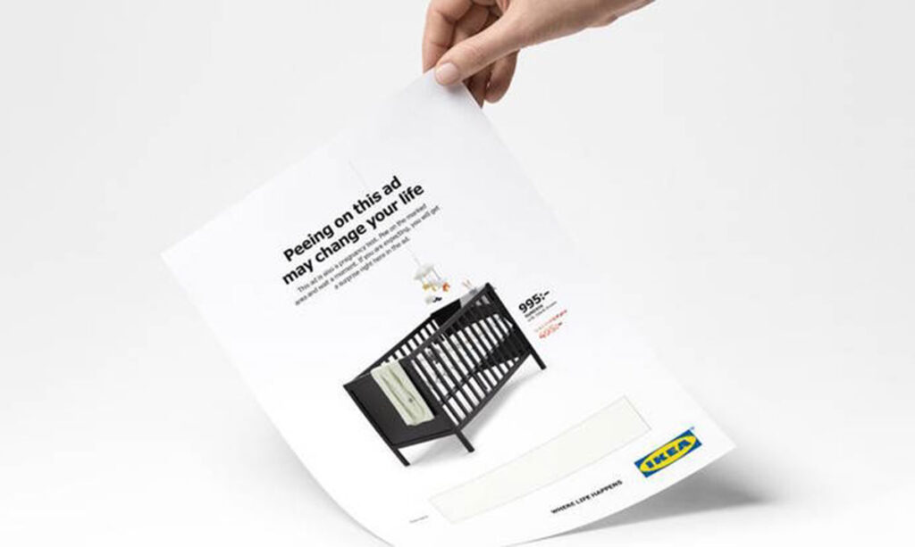 IKEA veut que les femmes enceintes fassent pipi sur une annonce pour un rabais
