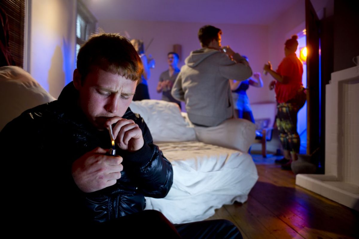 La marijuana conduit-elle à l'utilisation d'autres drogues?