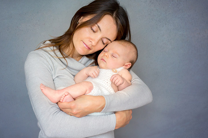 La science montre que vous ne pouvez pas tenir votre bébé trop serré 5 Tenez trop votre bébé