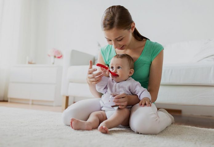 La suralimentation d'un bébé: est-ce une préoccupation? 