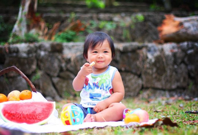 Le tableau des aliments pour bébés qui changera votre façon de voir les repas