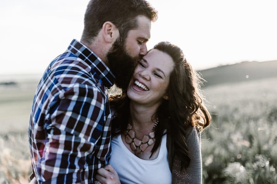 Les relations amoureuses ne signifient pas apporter le bonheur éternel