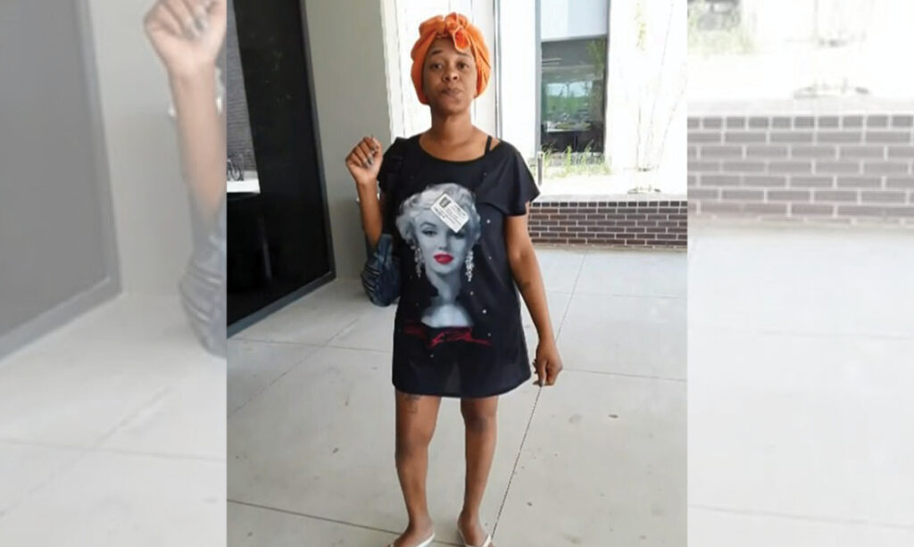 L'école du Texas détourne maman à cause de sa tenue 13 L'école du Texas détourne maman à cause de sa tenue