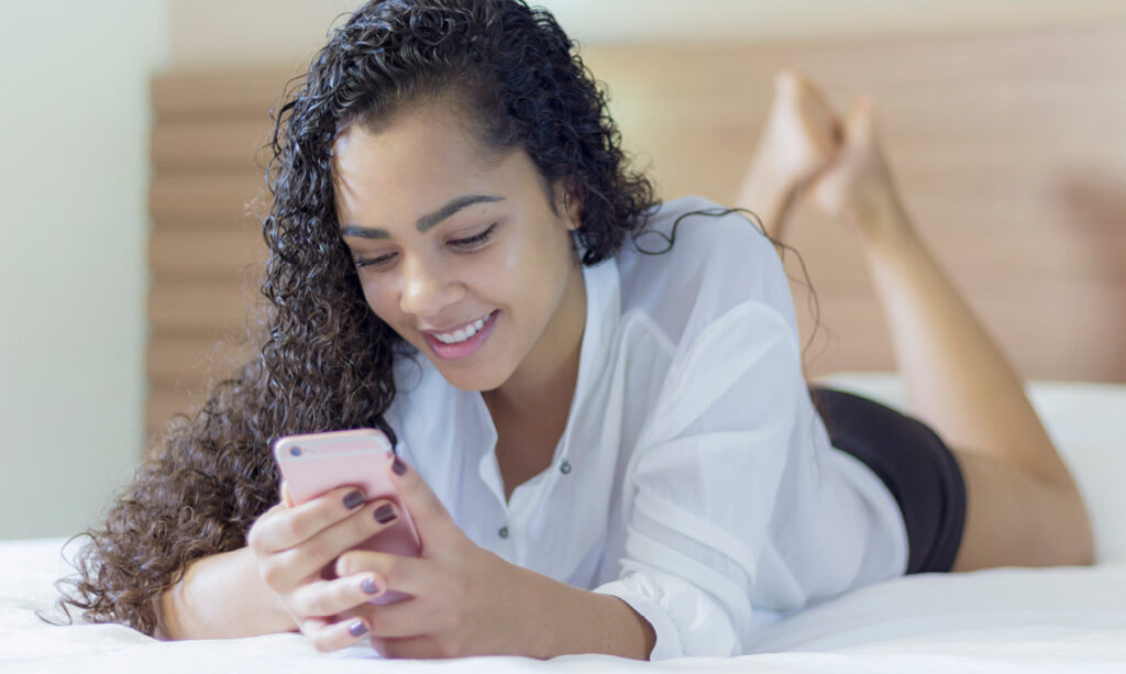 Les adolescents «se sentent» plus tôt que jamais, selon une étude