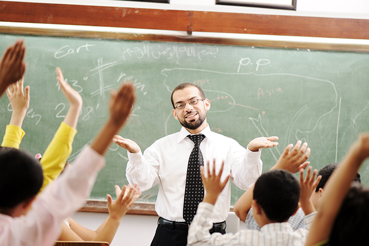 Les dessins connexes de la vie professionnelle de cet enseignant du primaire vous laisseront divisés