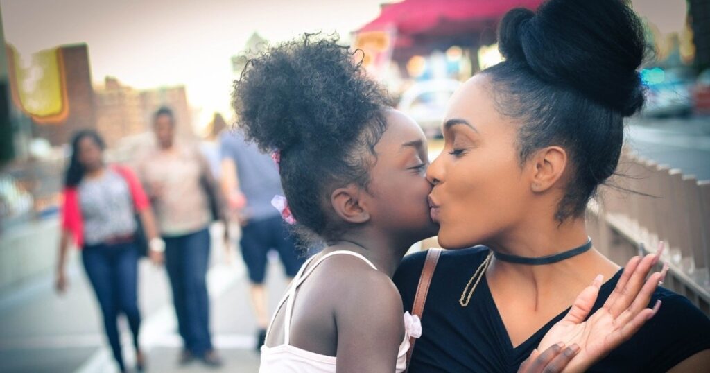 Les experts disent que le style parental faisant autorité fonctionne, mais qu'est-ce que c'est vraiment? 7 Les experts disent que le style parental faisant autorité fonctionne, mais qu'est-ce que c'est vraiment?