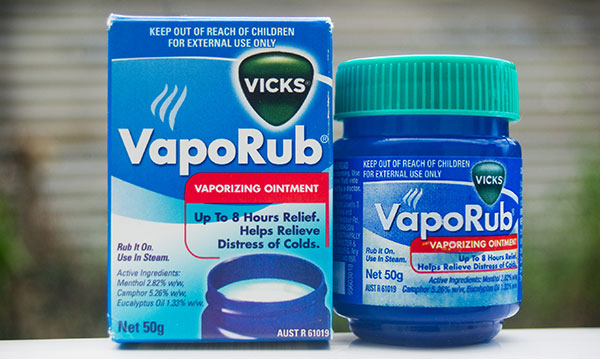 Mesdames, ne mettez pas Vicks VapoRub dans vos vagins