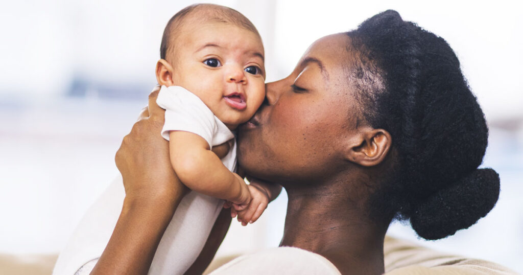 N'écoutez pas les conseils de BS et tenez simplement votre bébé