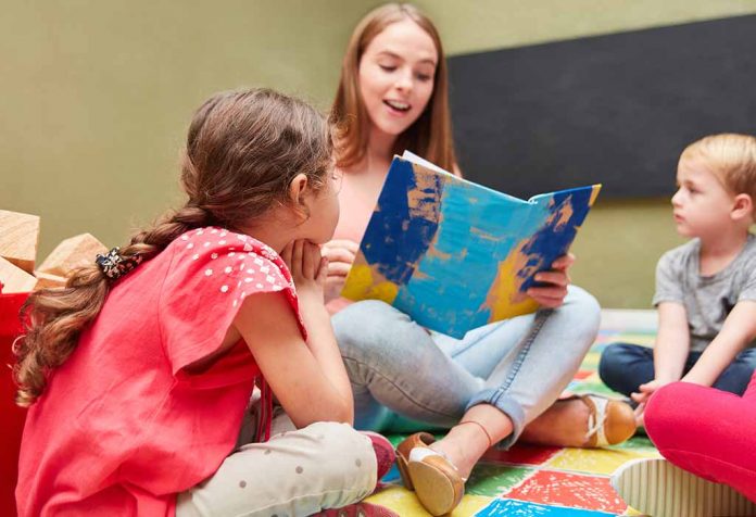 Enfants lisant avec prosodie: pourquoi c'est important Enfants lisant avec prosodie: pourquoi c'est important