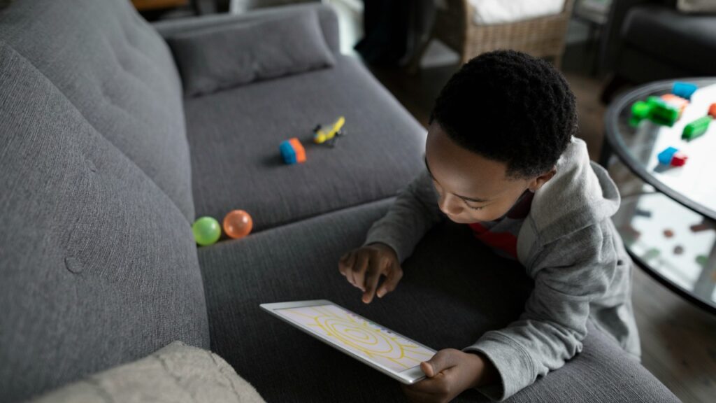 Pourquoi je laisse mon enfant faire des choses qu'il ne devrait pas faire