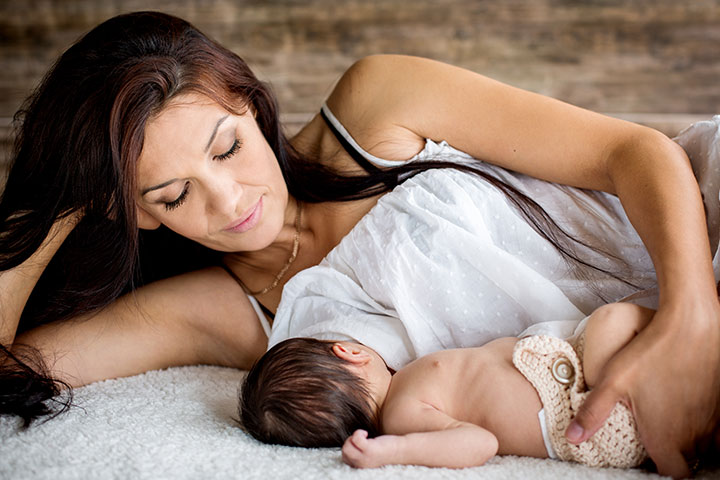 Pourquoi le bébé qui allaite continue-t-il de dormir avant d'être rassasié? 8 Lorsque le bébé qui allaite continue de dormir avant d'être rassasié