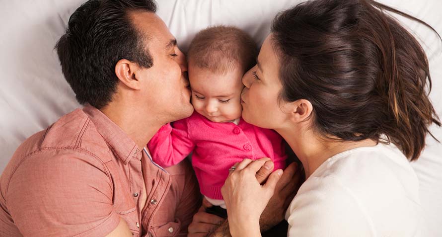 Pourquoi votre bébé devrait dormir dans votre chambre mais dans un ... 7 pourquoi votre bébé devrait dormir dans votre chambre mais dans un lit différent