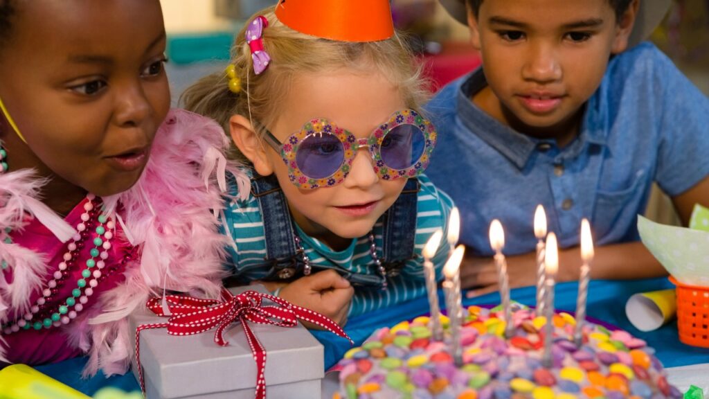 Pourquoi vous devriez dire «oui» à toutes ces invitations d'anniversaire