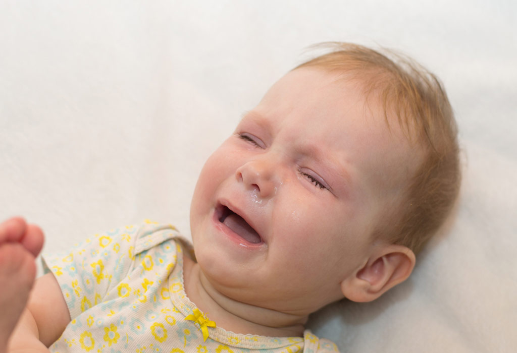 Bébé malade qui pleure