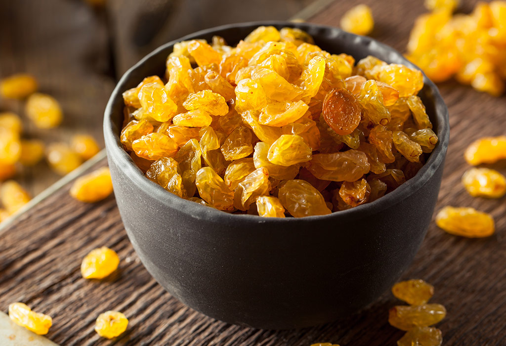 Comment donner des raisins secs (raisins secs) aux bébés et leurs avantages