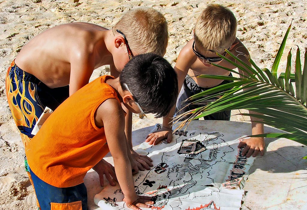 Chasse au trésor pour les enfants - Avantages et idées