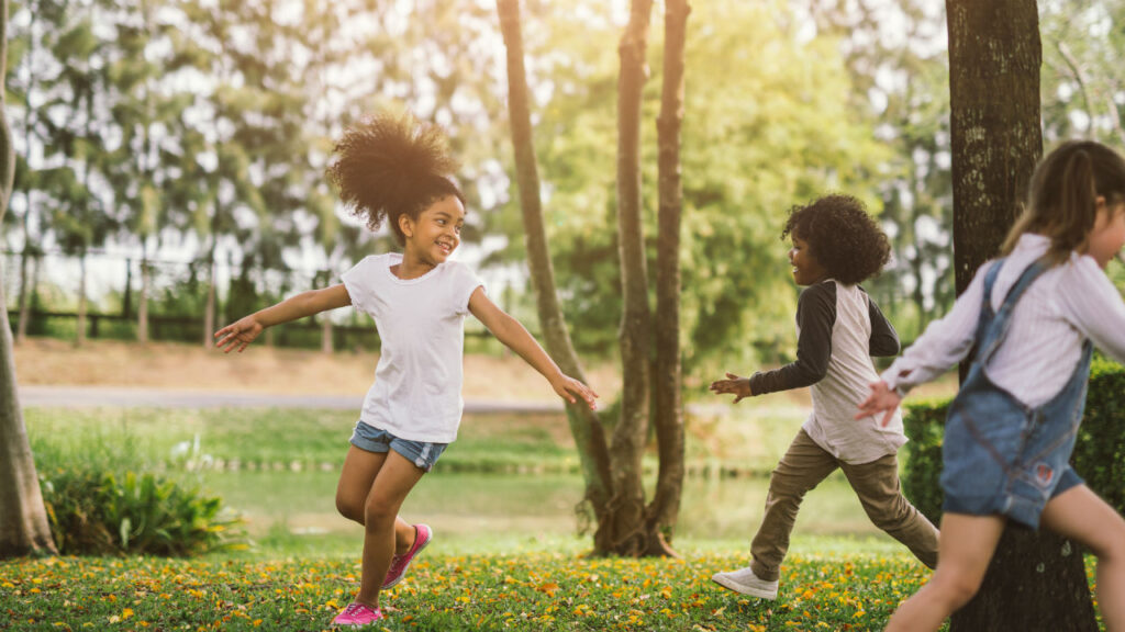 Si vous devez crayonner pendant la récréation, votre enfant en fait trop