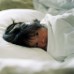 Un sommeil sûr pour les jeunes enfants Sueno seguro para ninos pequenos