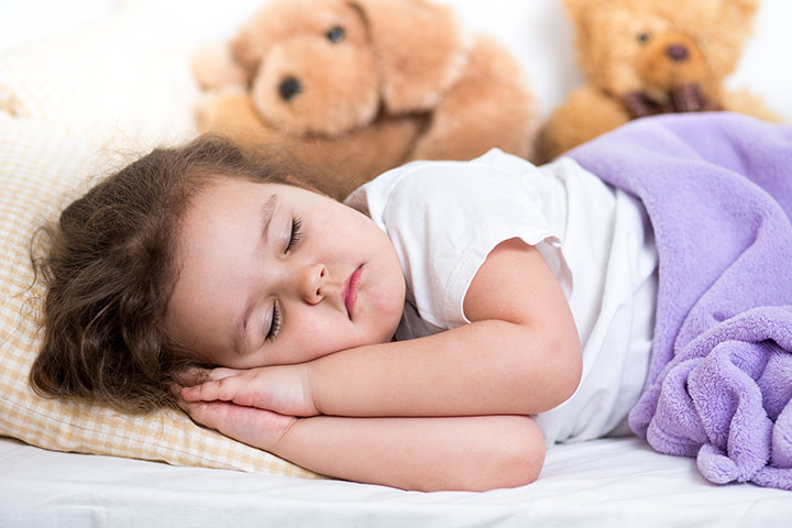 Sueurs nocturnes pour tout-petits: pourquoi cela se produit et comment y faire face 7 Sueurs nocturnes chez les jeunes enfants
