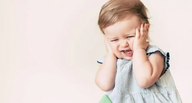 Suivez ces conseils pour réduire la douleur aux oreilles de votre enfant pendant les voyages en avion 6 Suivez ces conseils pour réduire la douleur aux oreilles de votre enfant pendant les voyages en avion