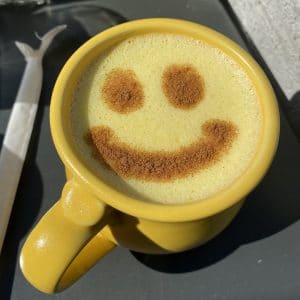tasse de café heureux