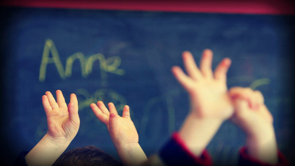 Les enseignants doivent dépenser trop d'argent en fournitures pour leurs classes 3 Les enseignants doivent dépenser trop d'argent en fournitures pour leurs classes