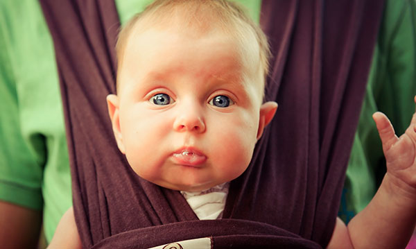 Techniques d'enveloppement appropriées pour bébé