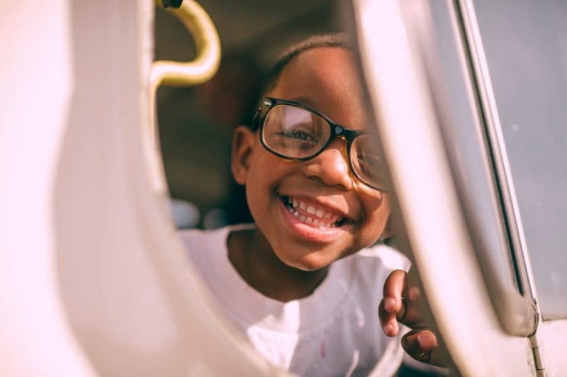 Trois compétences parentales pour aider les enfants à développer leur intelligence émotionnelle et leur résilience