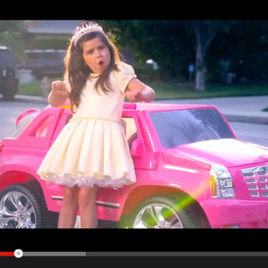 Tween Singer fait un clip qui inquiète certains parents 8 Tween Singer fait un clip qui inquiète certains parents