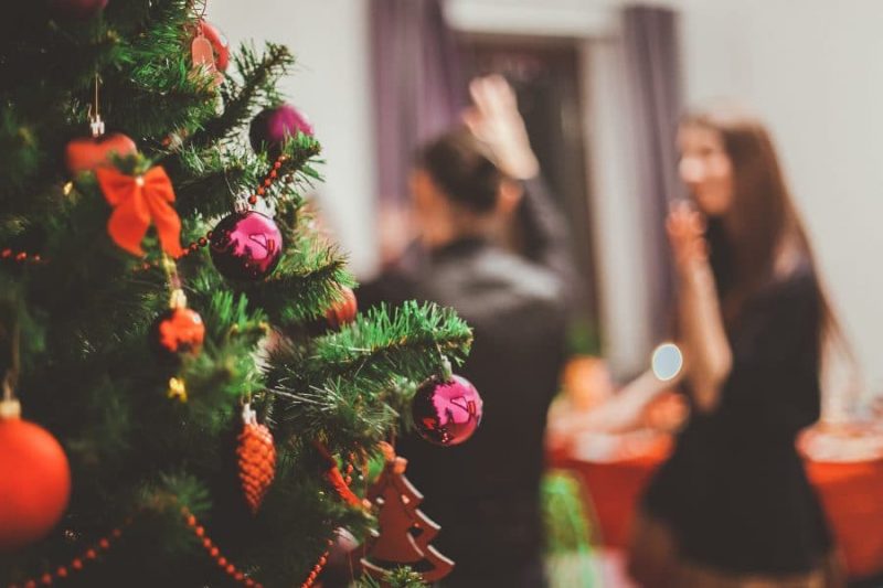 Techniques de mise à la terre pour les rassemblements festifs