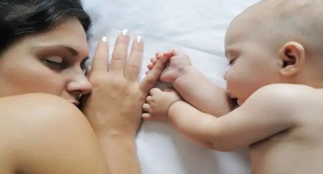 Une étude révèle que les premières mères peuvent avoir un sommeil perturbé pendant 6 ans 7 Une étude révèle que les premières mères peuvent avoir un sommeil perturbé pendant 6 ans