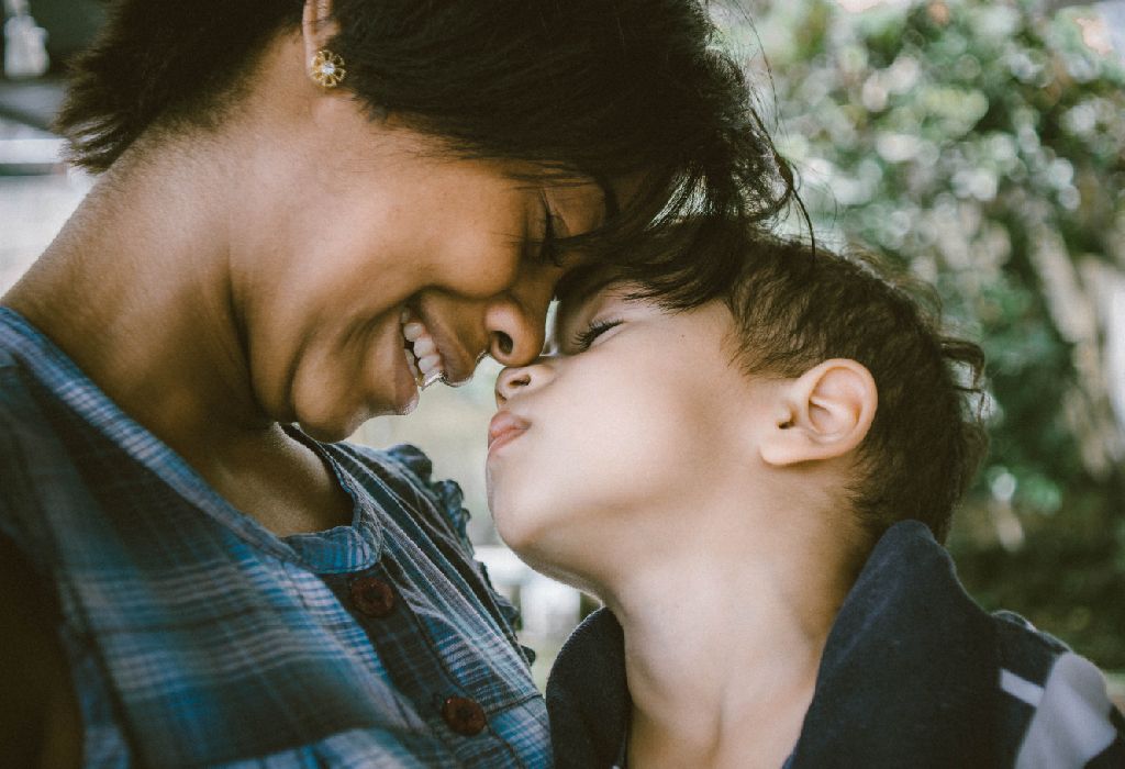 Voici ce dont vos enfants ont besoin de vous - Âge par… 8 Guide d'âge par âge sur la parentalité au sujet des besoins des enfants