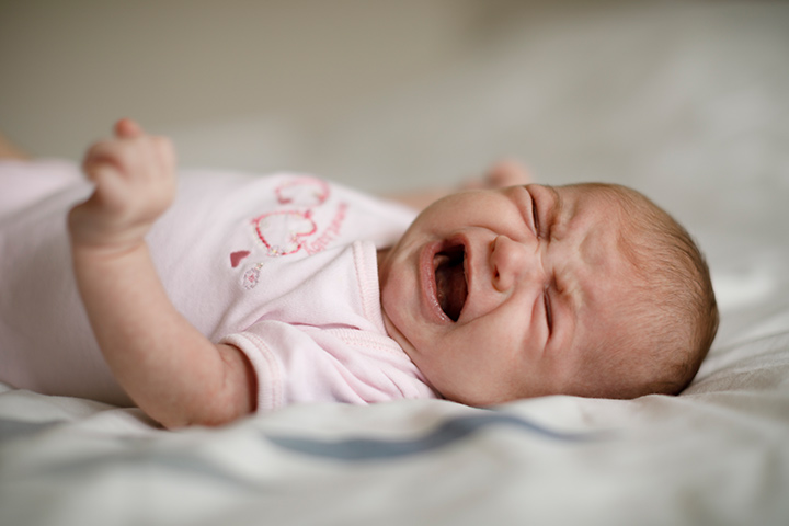 Voix rauque chez les bébés: causes et soins à domicile 8 Voix rauque sur les causes des bébés et des soins à domicile