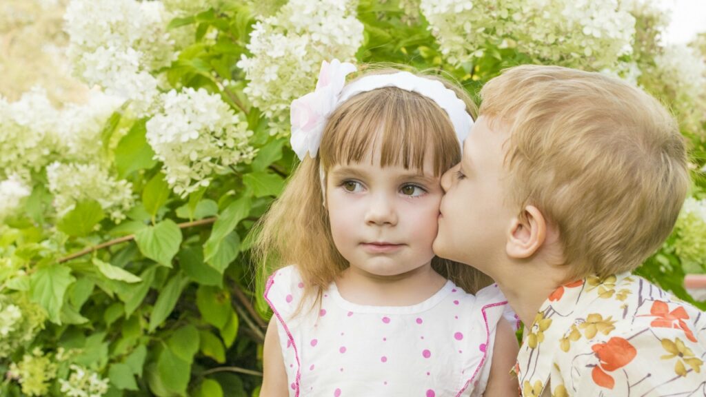Votre enfant «Kissy» n'est pas mignon quand son affection n'est pas souhaitée 2 Votre enfant «Kissy» n'est pas mignon quand son affection n'est pas souhaitée